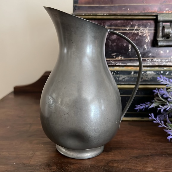 VTG Pewter Pitcher - Picture 4 of 8